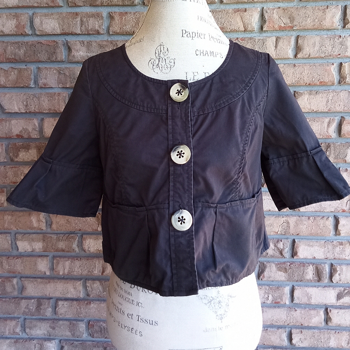 Ett Twa Anthropologie Y2k Cropped Short Sleeve Blazer.